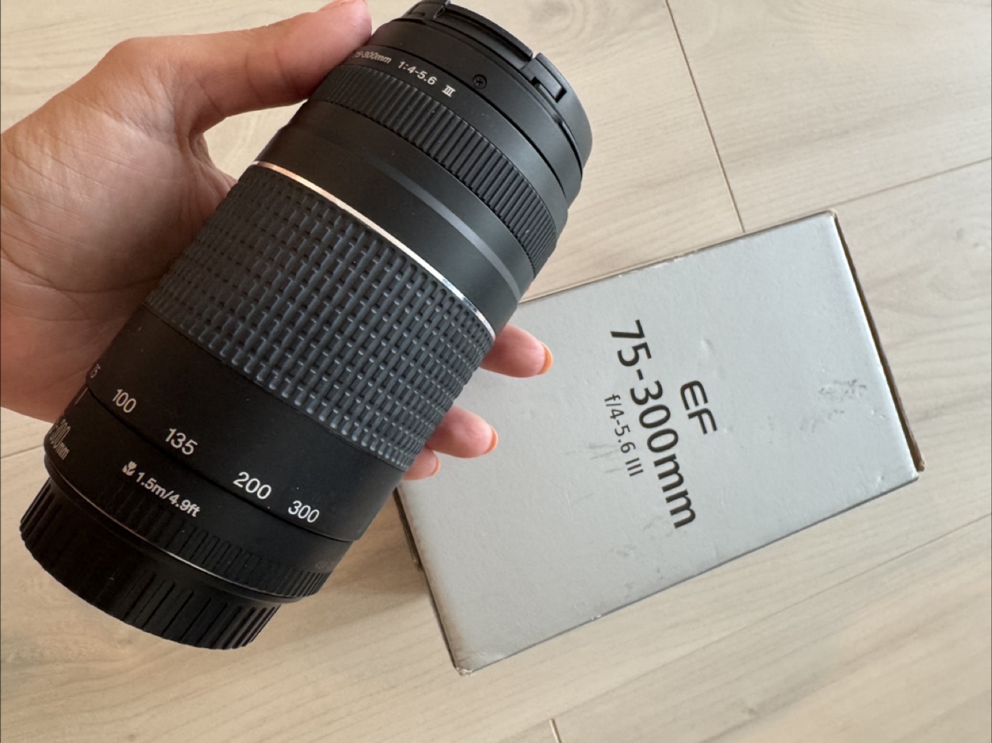 Canon EF 75-300mm f/4-5.6 DC Zoom Lens - photo 2