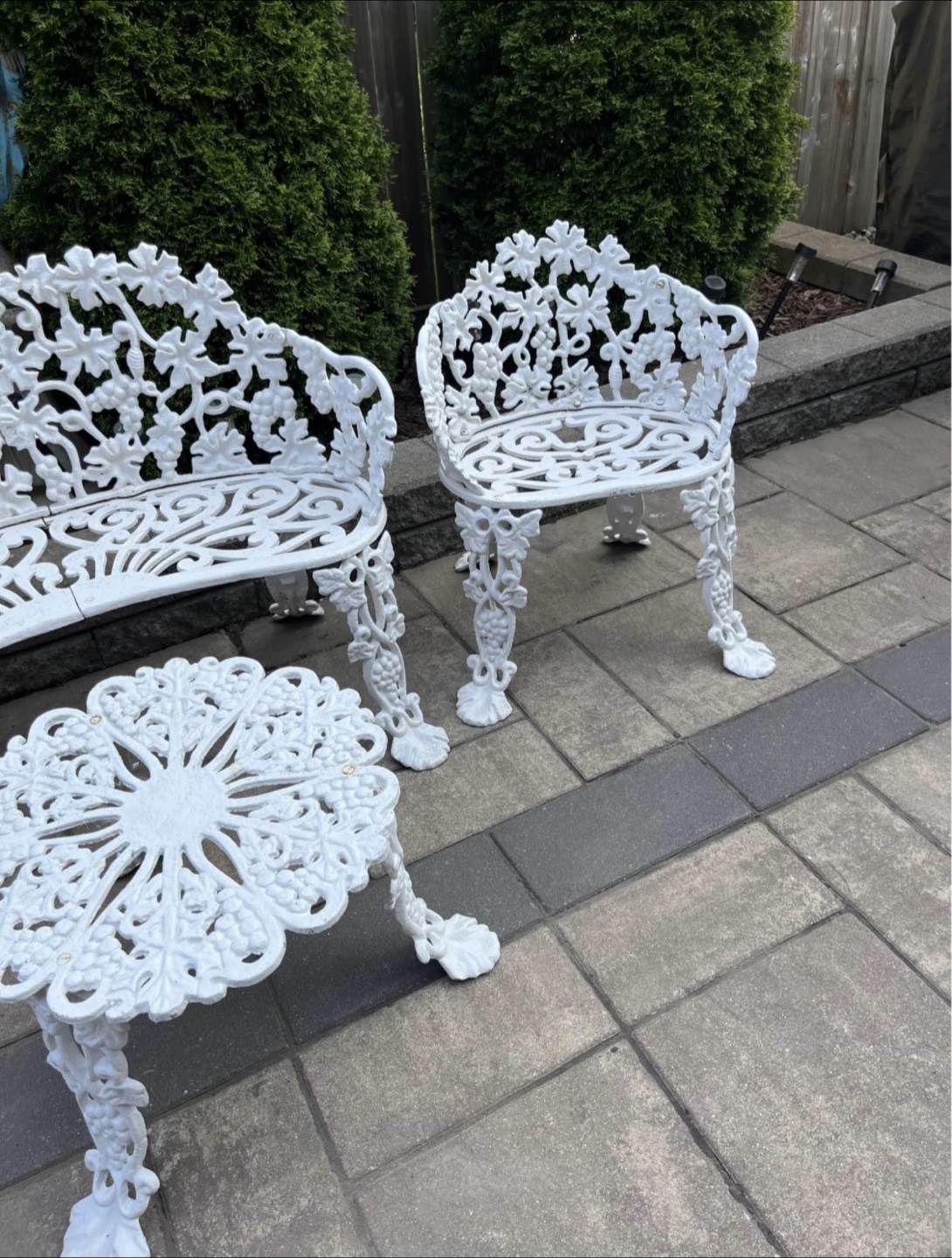 White Cast Aluminum Outdoor Patio Set - photo 3