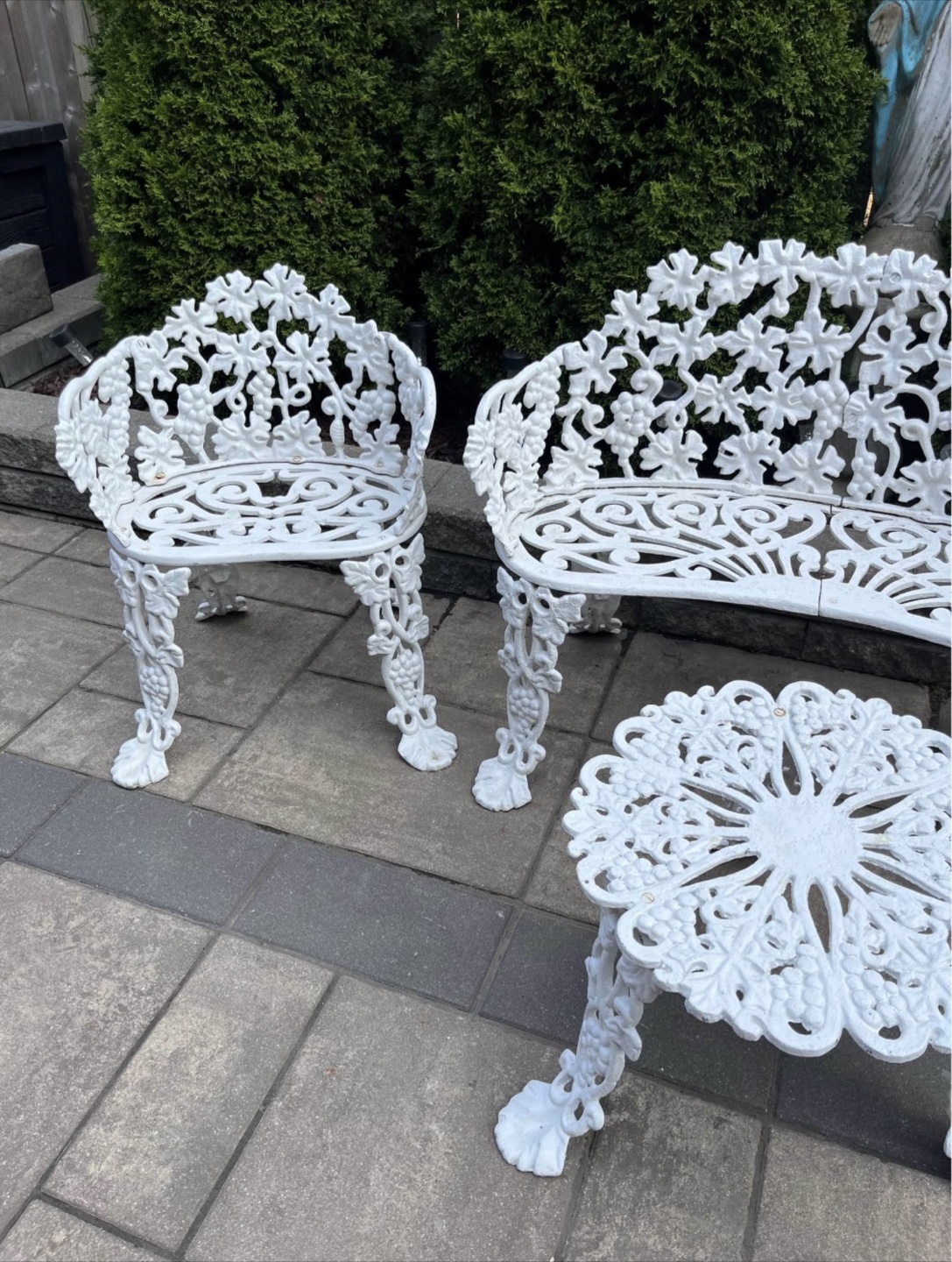 White Cast Aluminum Outdoor Patio Set - photo 2