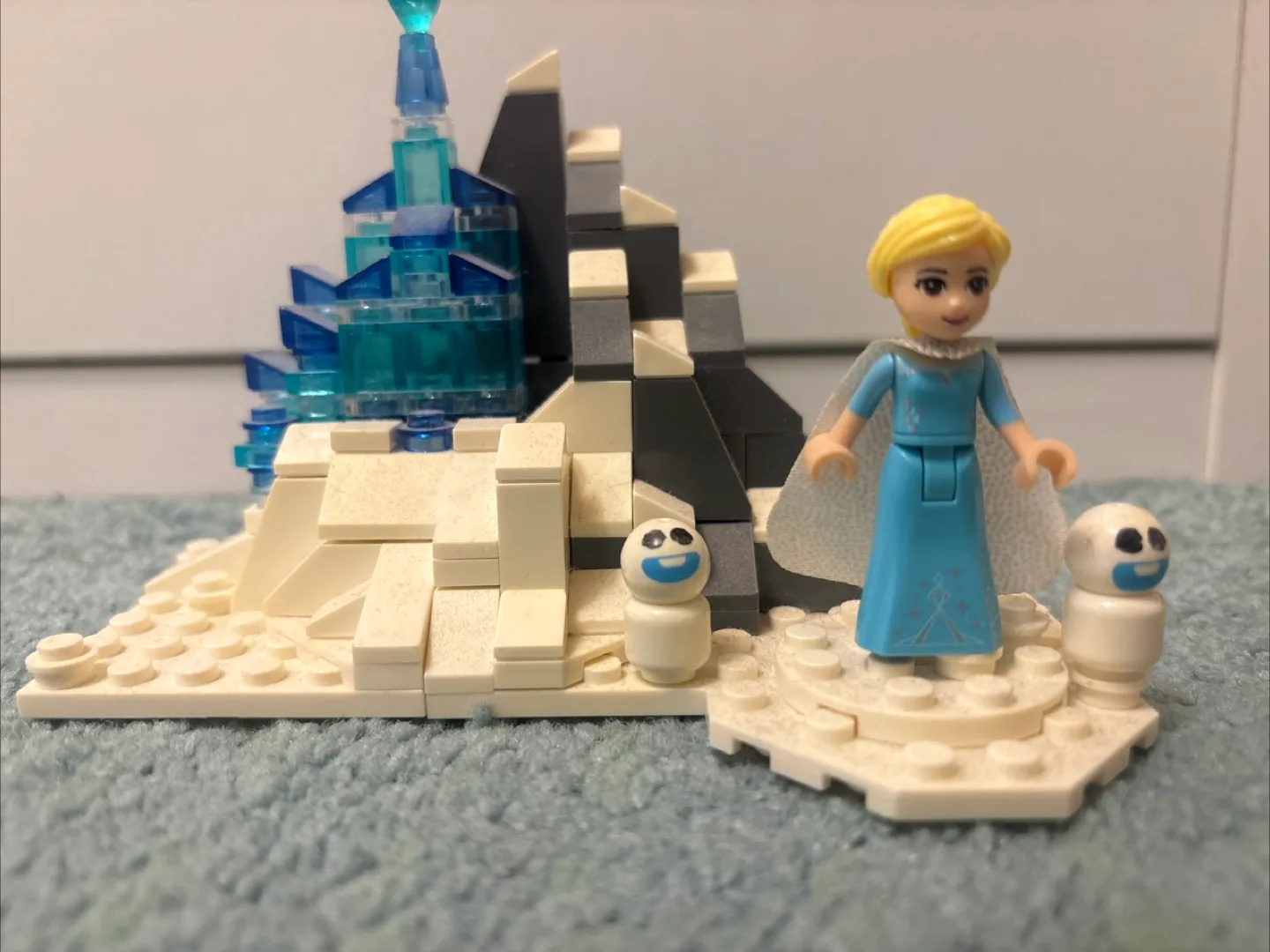 LEGO Disney Frozen Elsa's Castle image indicator(3)