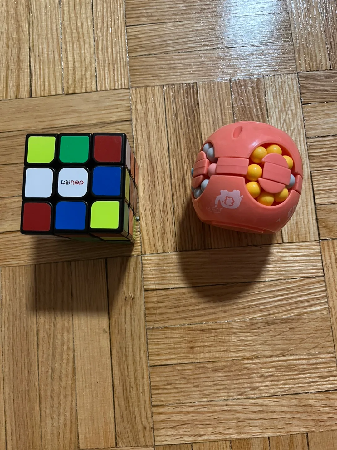 Deli Rubik's Cube & Fidget Toy Set thumbnail