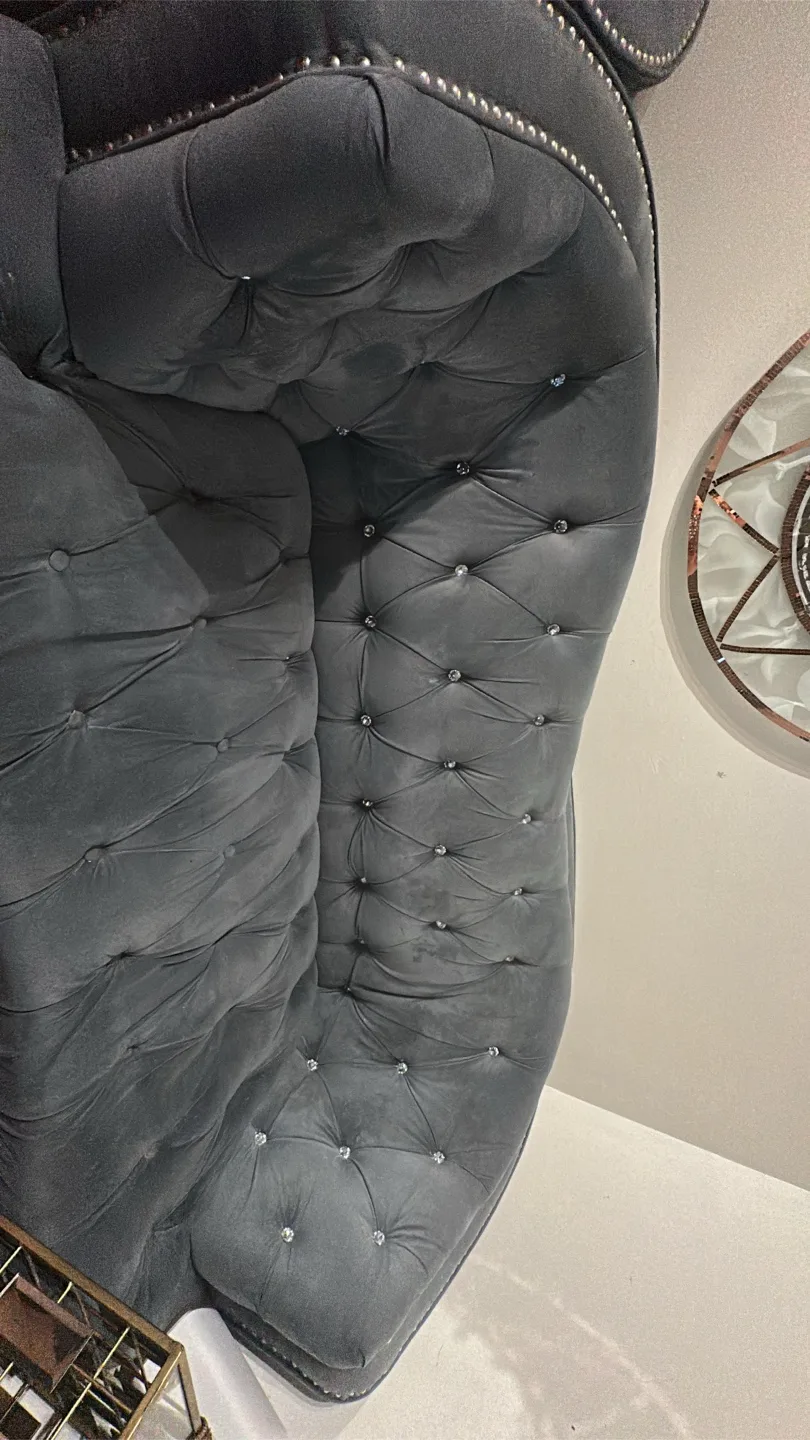 Grey Tufted Accent Chair thumbnail