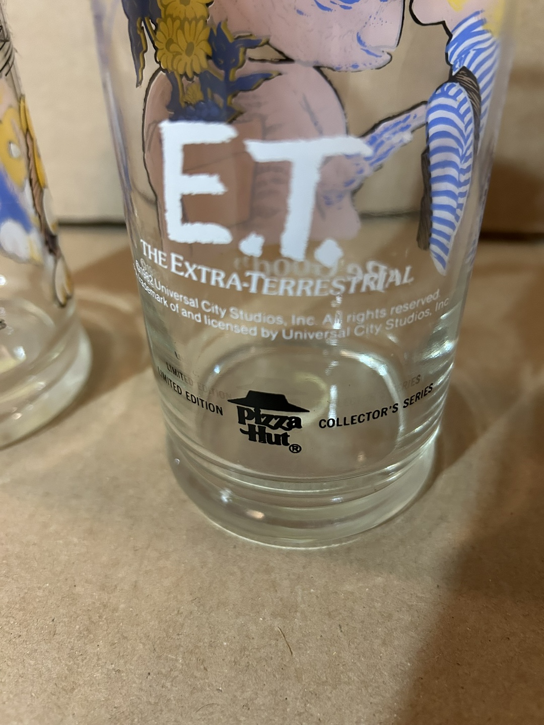 2 Vintage E.T. Pizza Hut Collector's Glasses - photo 2