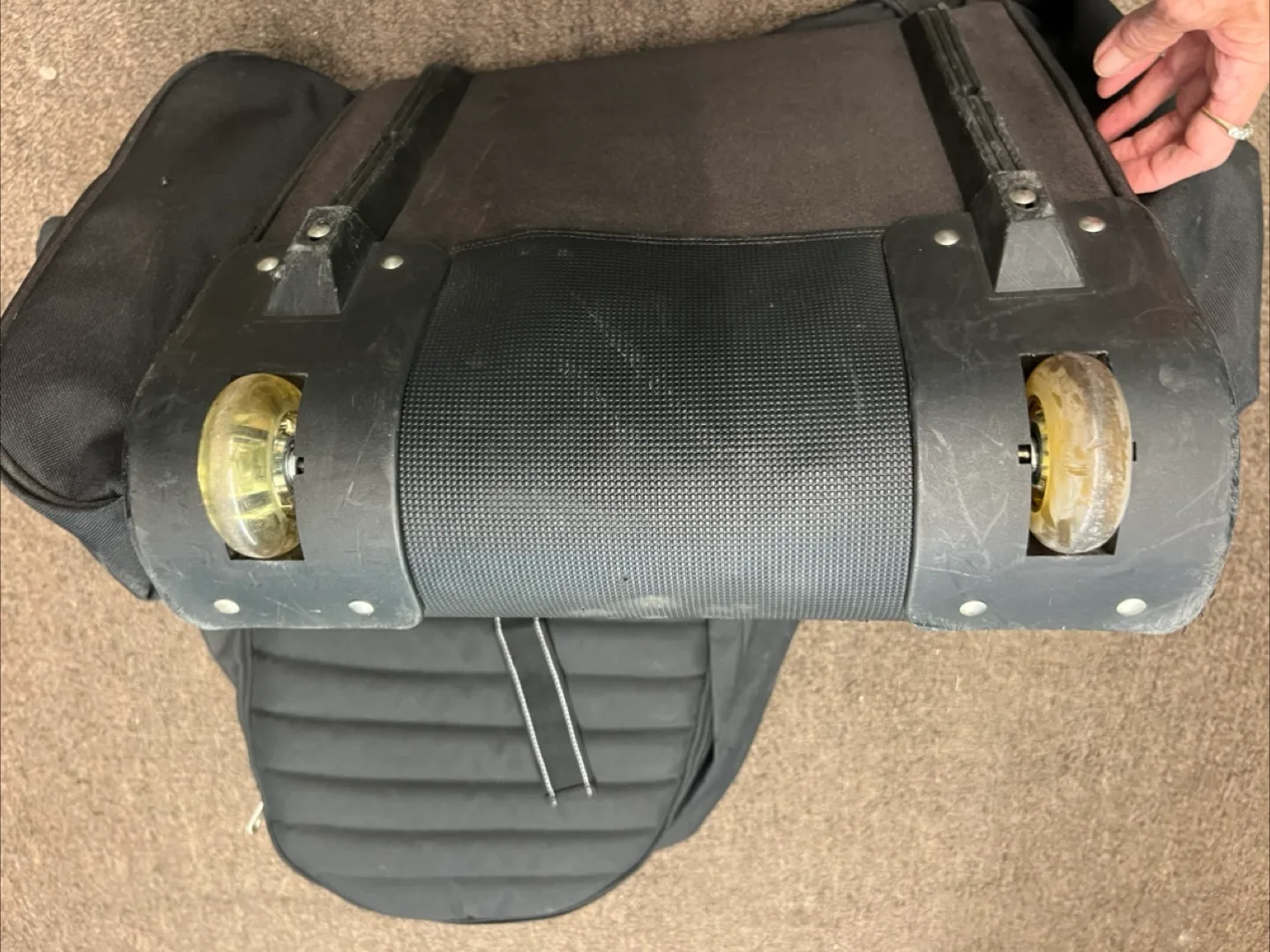 Samsonite Golf Tavel bag on wheels image indicator(4)