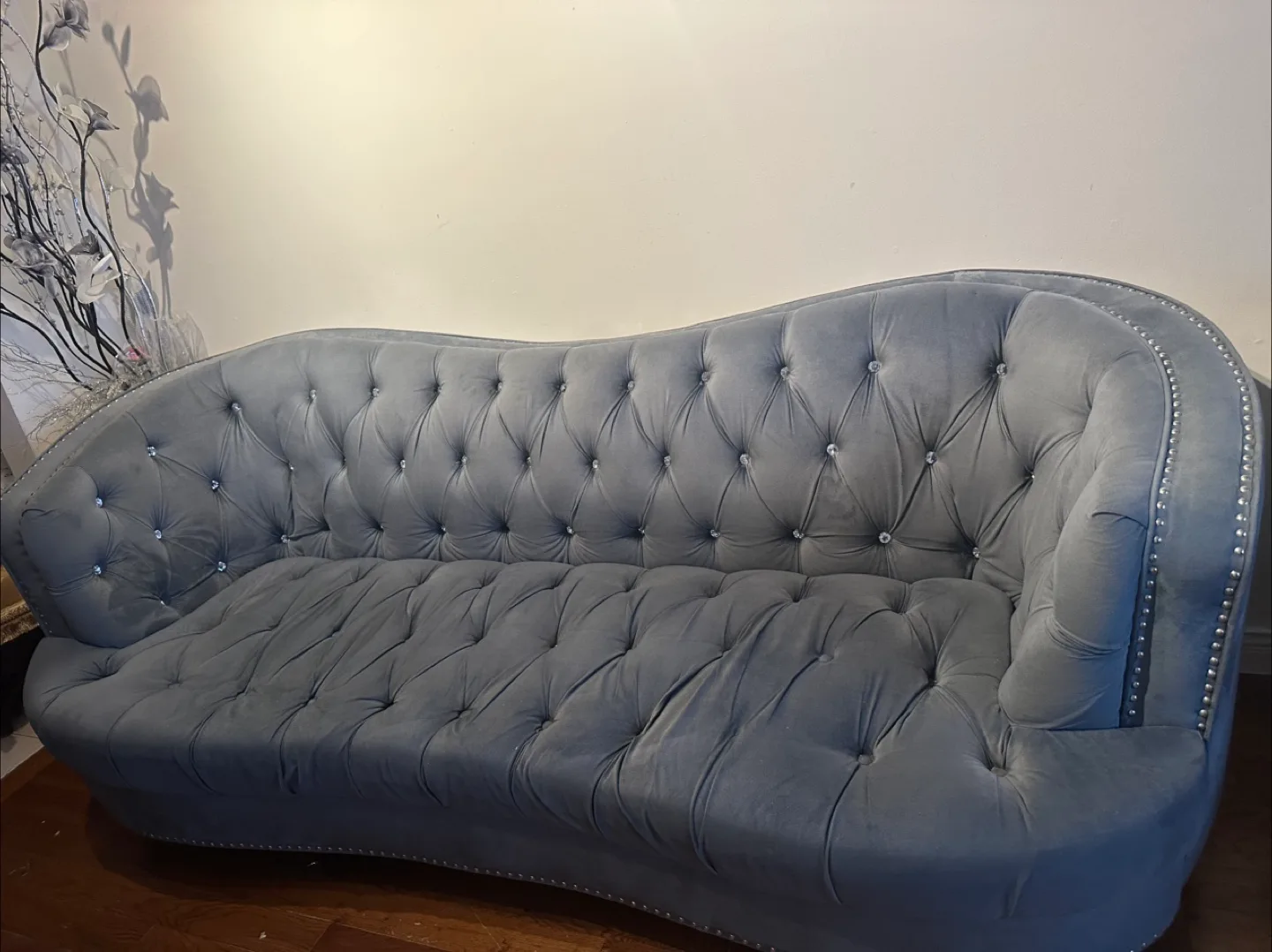 Grey Tufted Chaise Lounge thumbnail