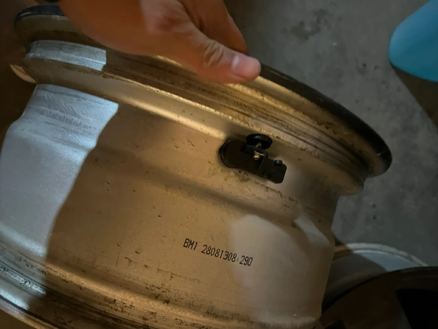 Set of 5 Jeep Rims(came from Wrangler) image indicator(4)