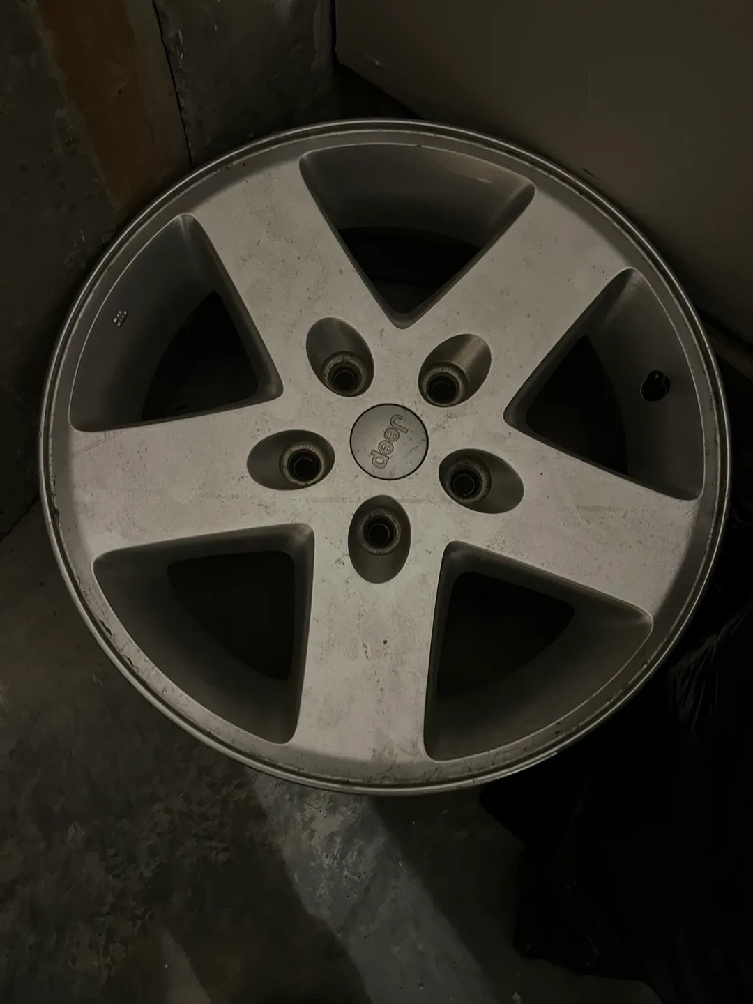 Set of 5 Jeep Rims(came from Wrangler) image indicator(3)