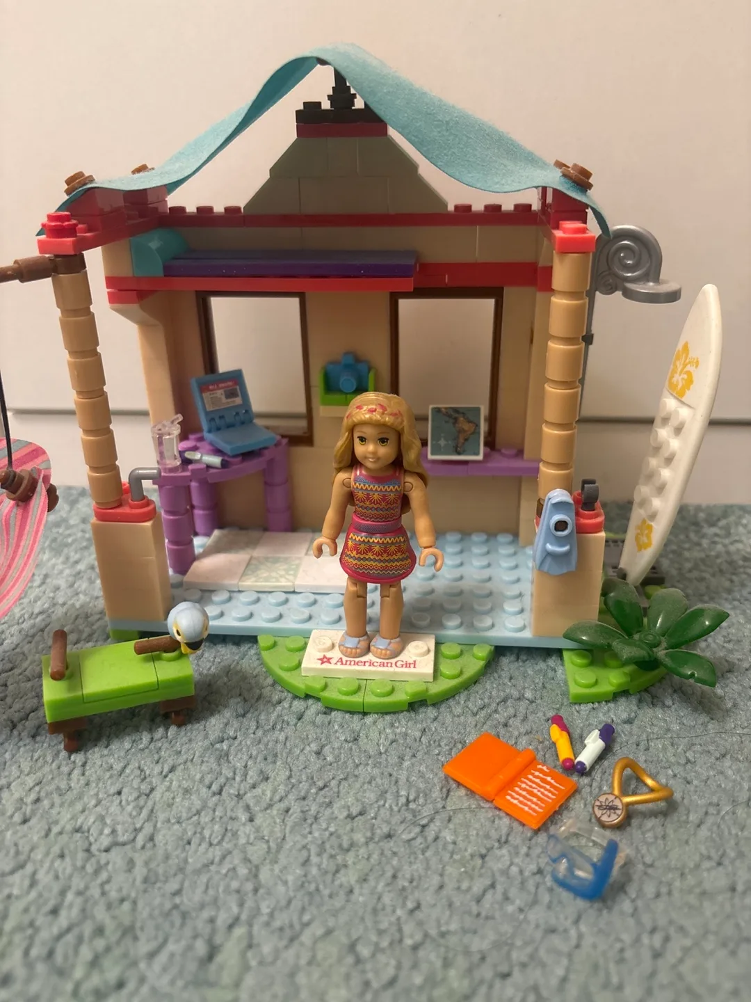 Lego American Girl Lea's Beach Hut image indicator(2)