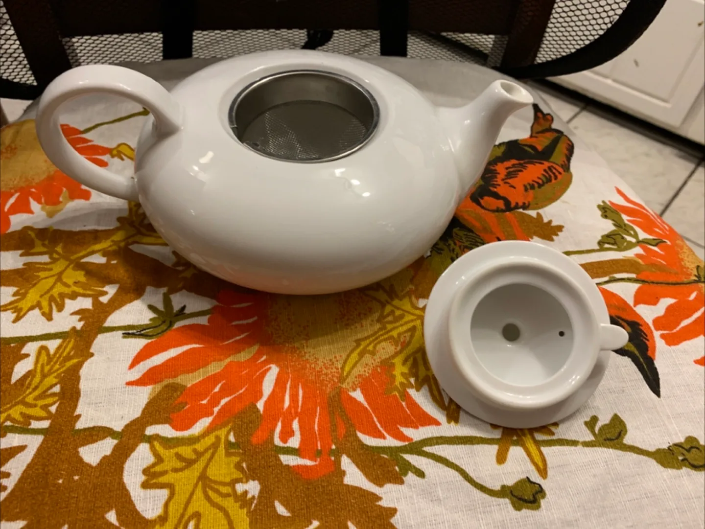 White Ceramic Teapot with Infuser thumbnail