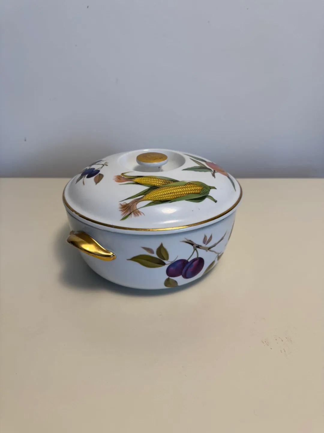 Vintage Covered Casserole Dish image indicator(3)