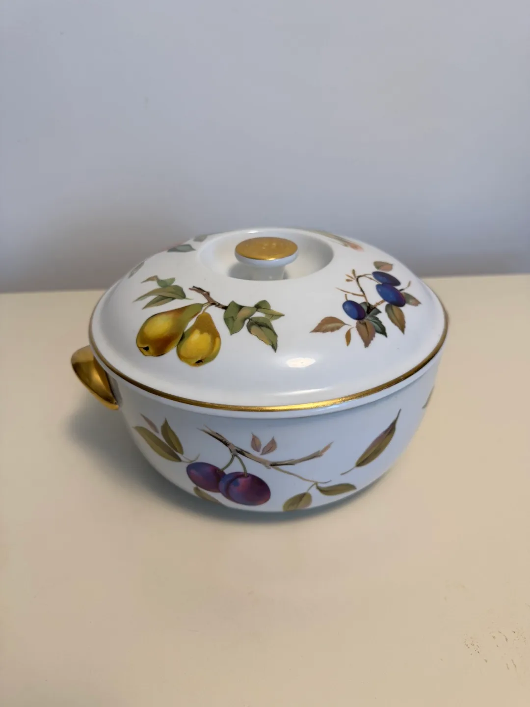 Vintage Covered Casserole Dish image indicator(4)