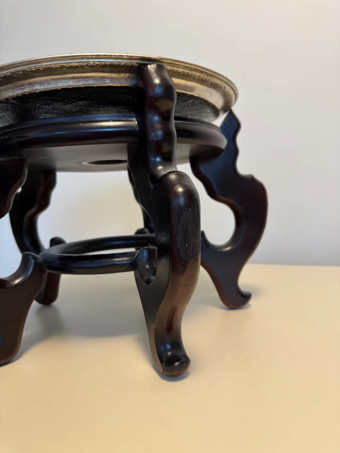 Handicraft engraved silver plate decorative tray & wooden stand image indicator(5)