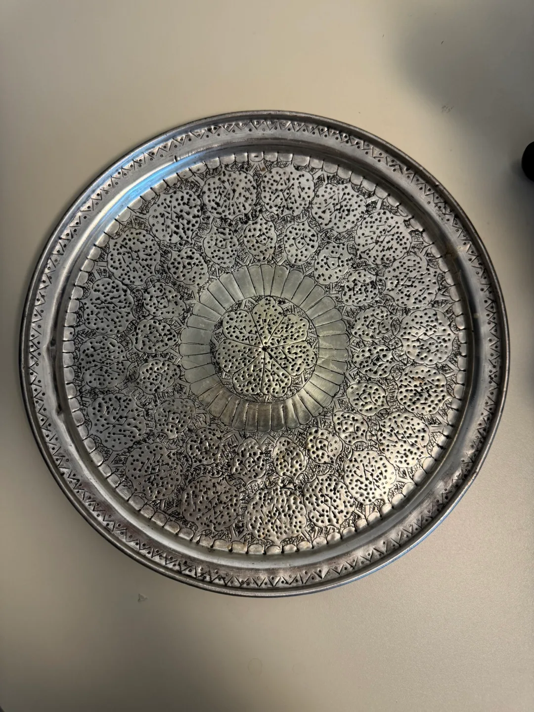 Handicraft engraved silver plate decorative tray & wooden stand image indicator(4)