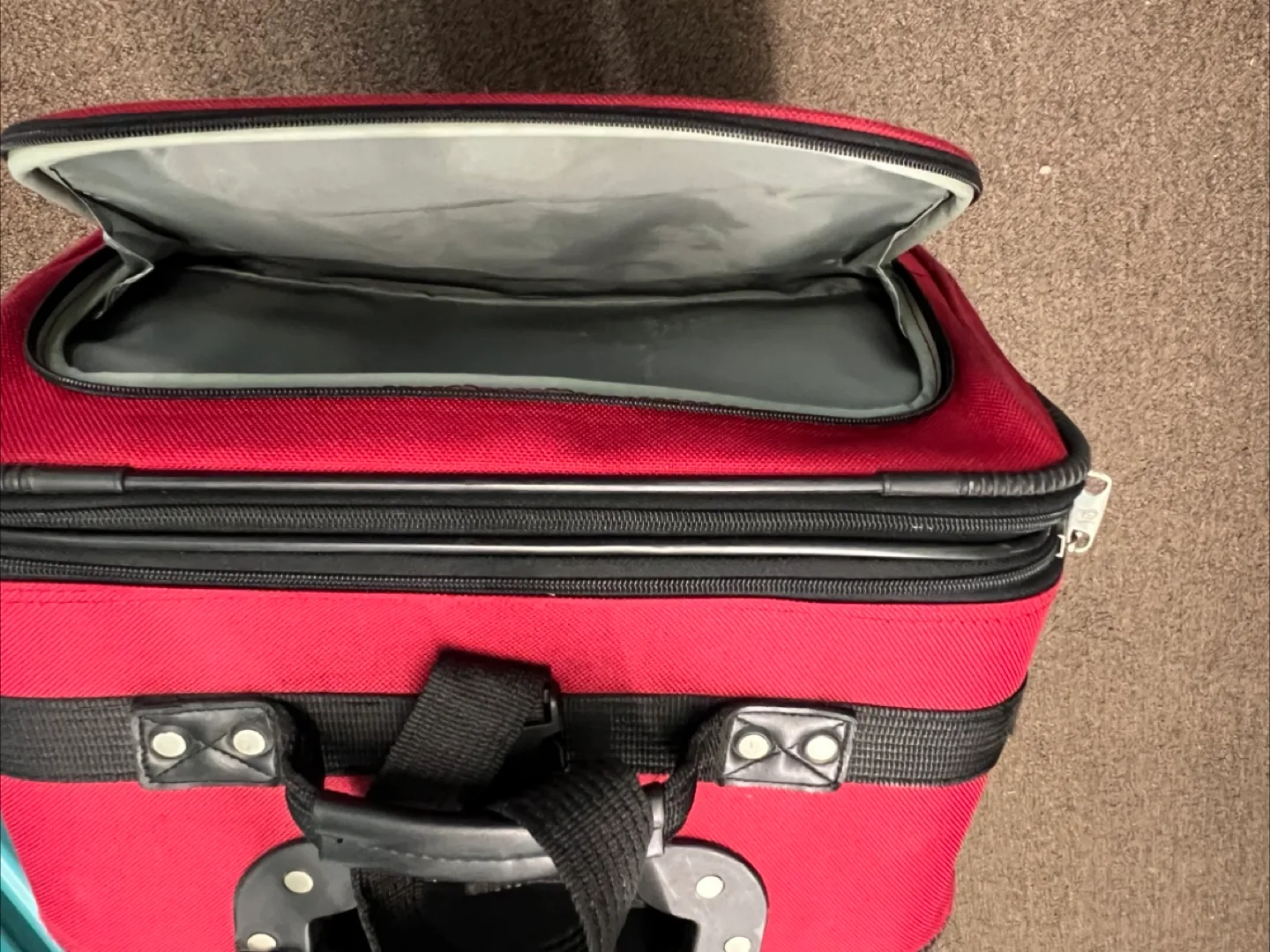 ❤️American Tourister Red Suitcase image indicator(6)