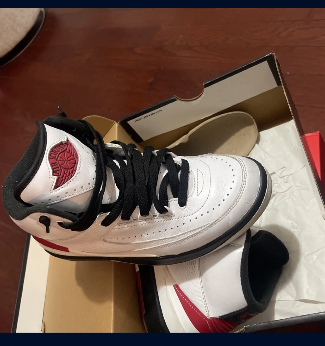 Air Jordan 2 Retro (GS) Size 5.5 Youth image indicator(2)