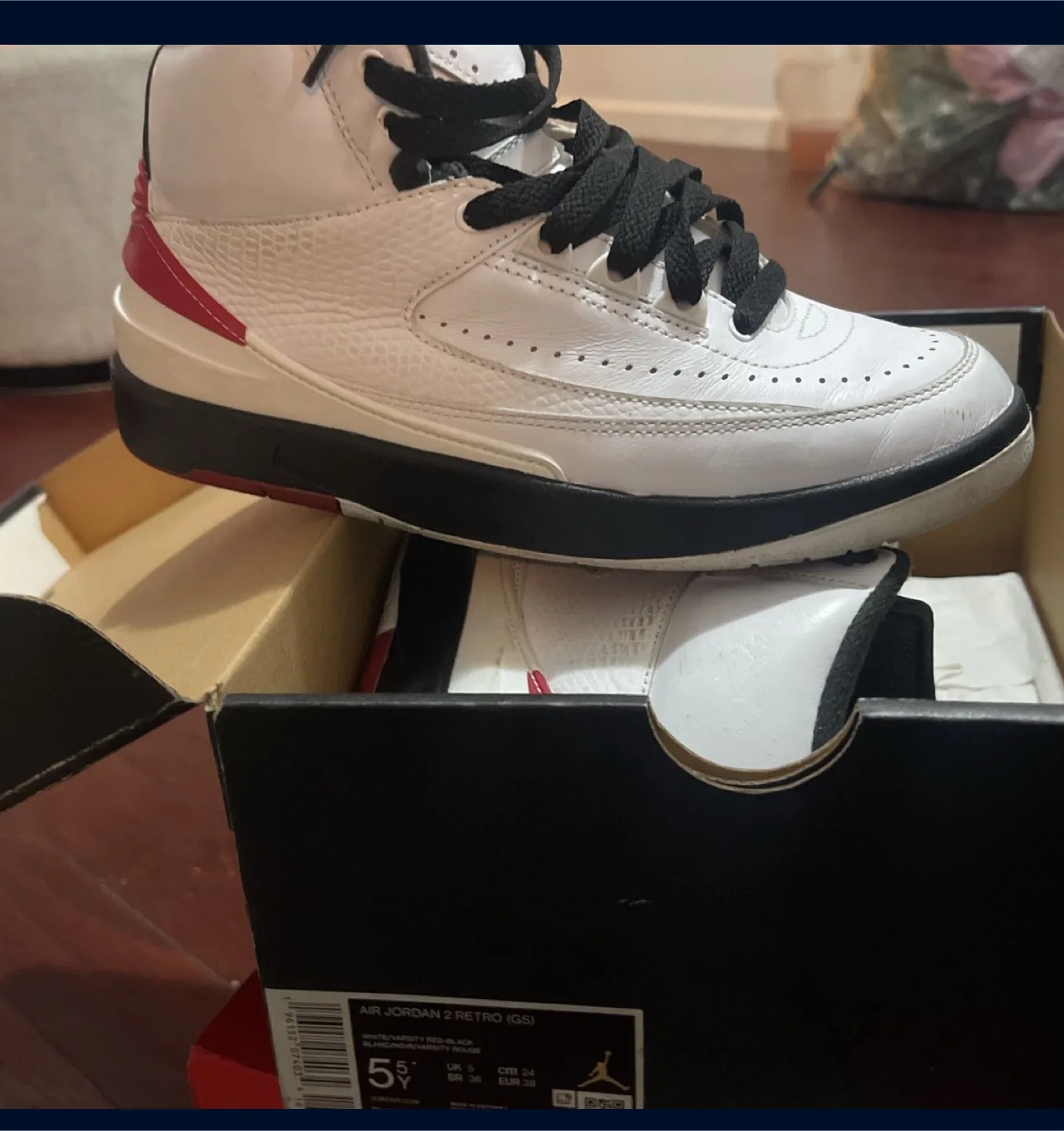 Air Jordan 2 Retro (GS) Size 5.5 Youth thumbnail