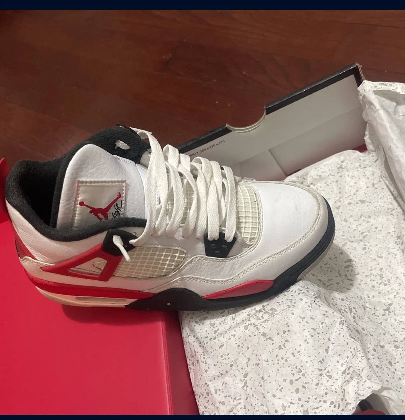 Air Jordan 4 Retro (GS) - Size 6Y image indicator(2)