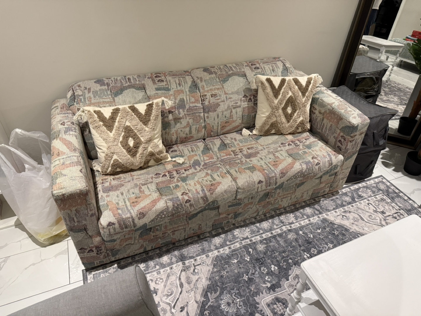 Couch (pullout bed) - photo 2