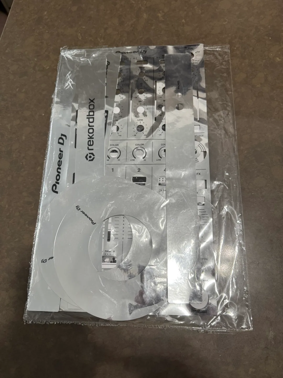 DDJ-FLX10 with decksaver + skins image indicator(3)