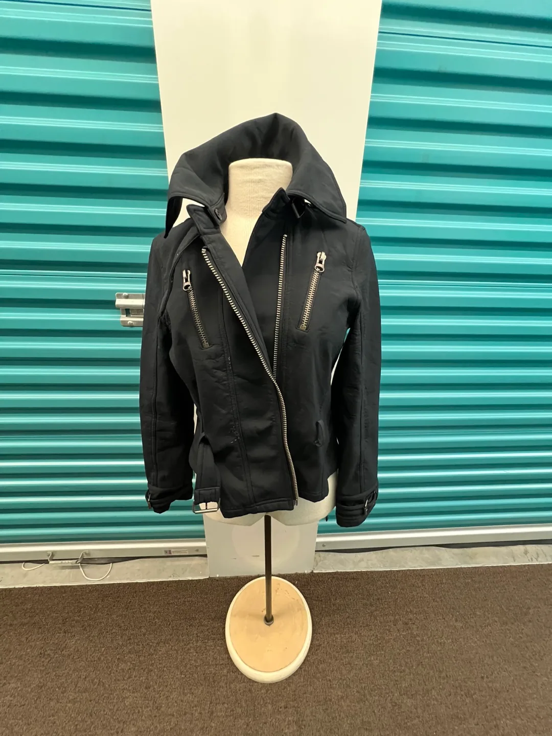 Black Jacket image indicator(4)