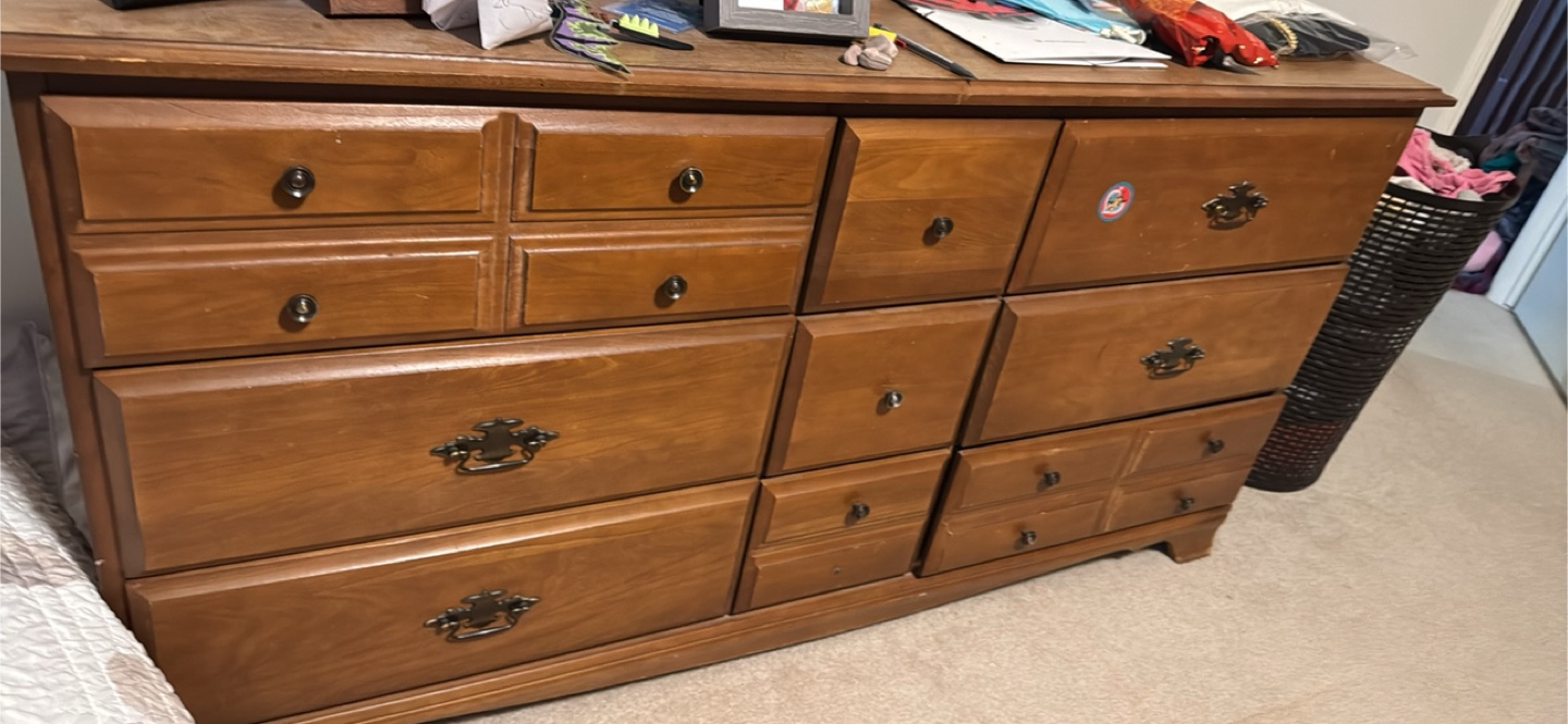Wooden  2 Dresser and  2 Nightstand Set and 2 lamp - photo 3