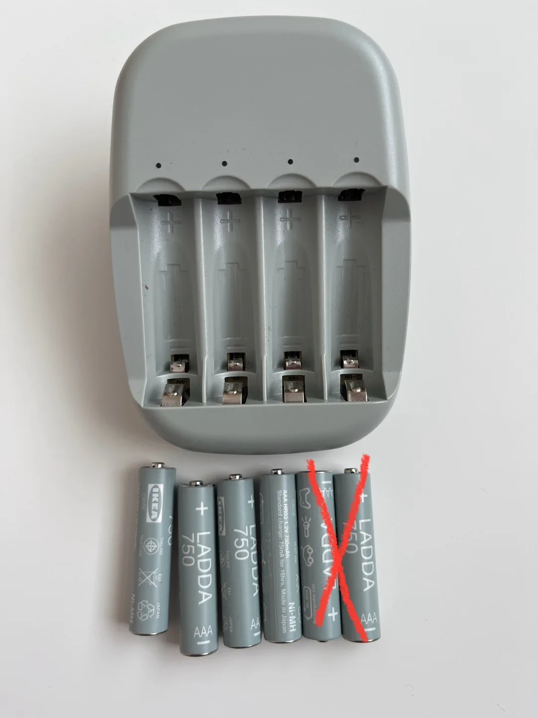 IKEA LADDA Battery Charger + 4 AAA Batteries thumbnail