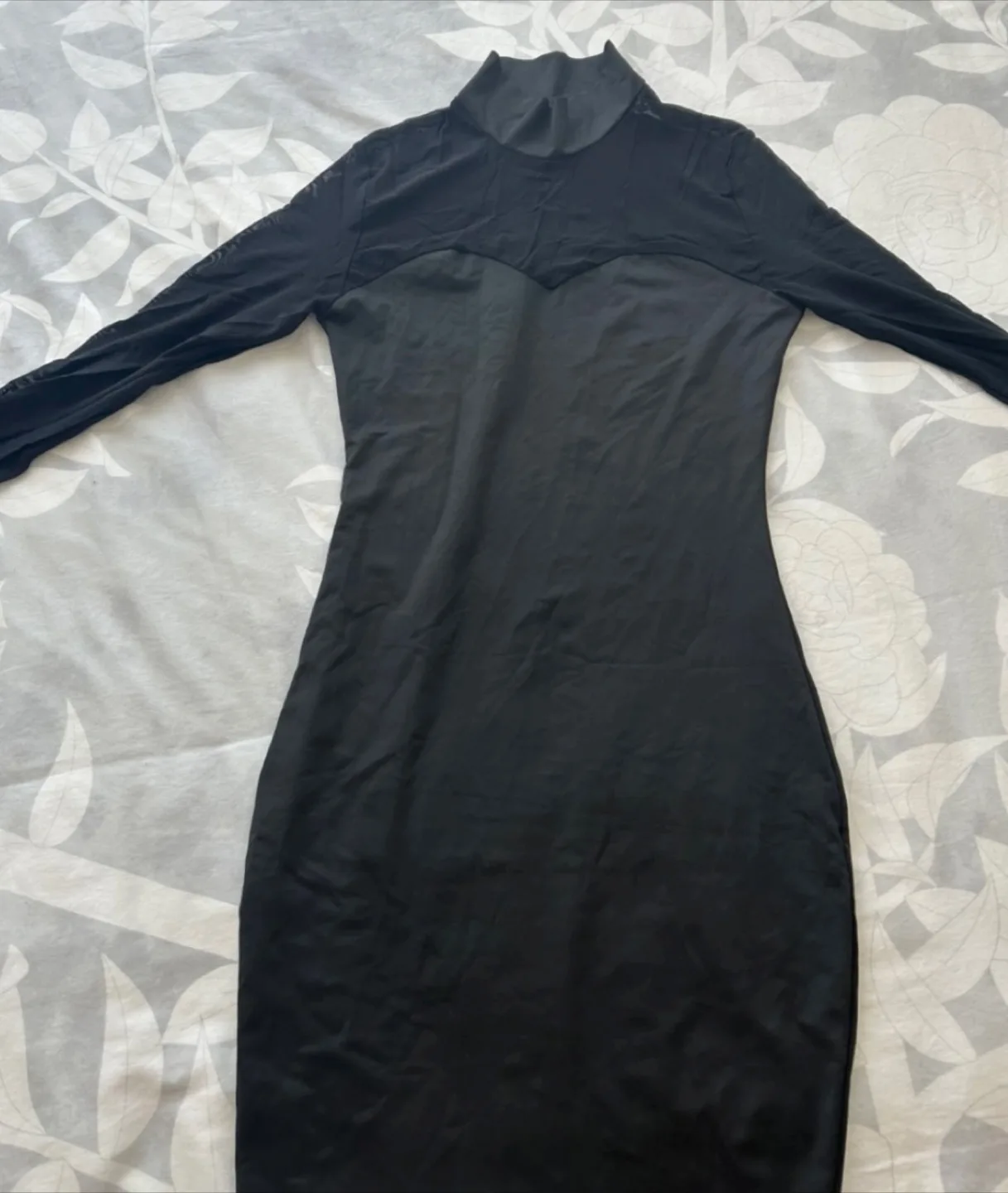 Black elegant maxi Dress image indicator(2)