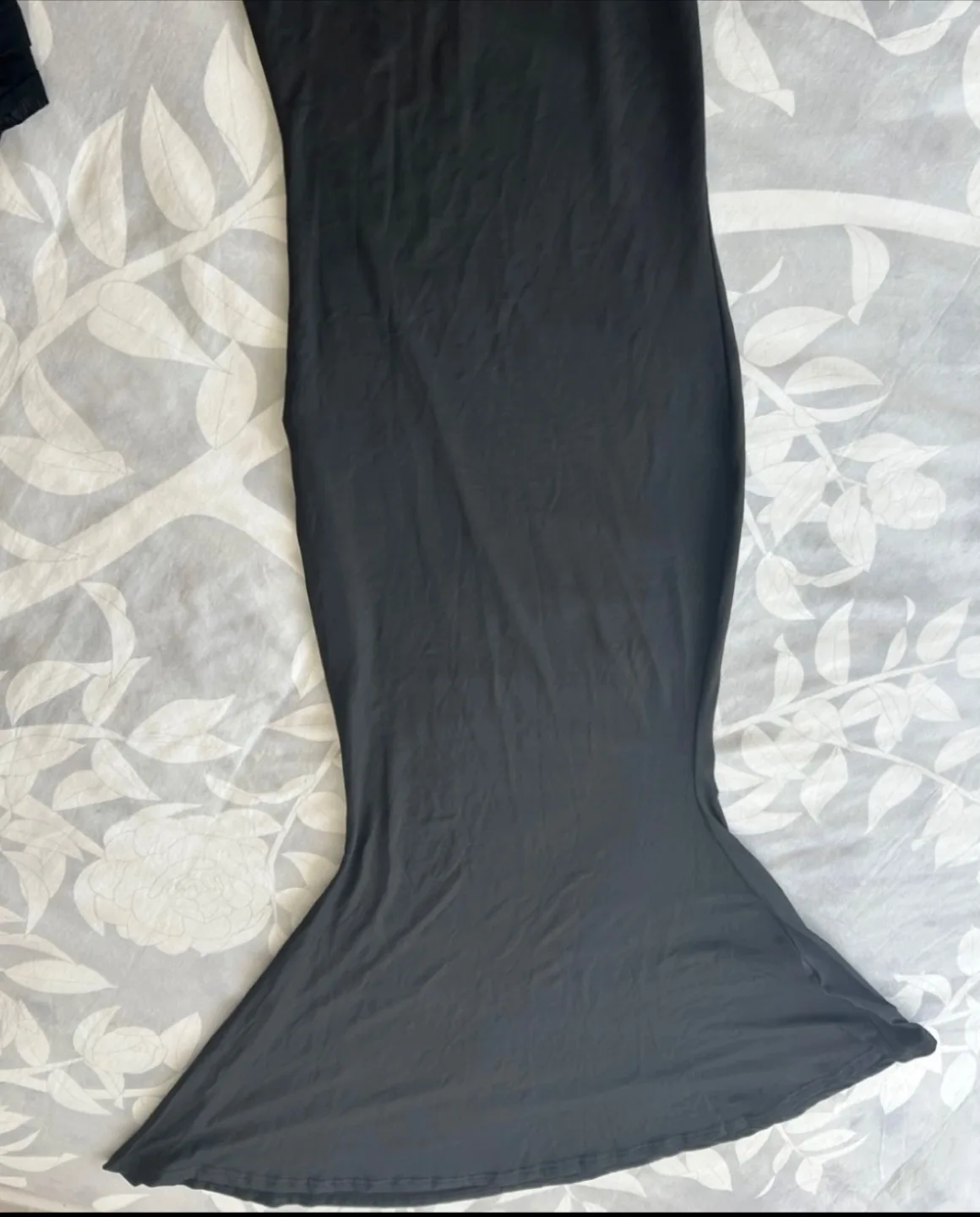 Black elegant maxi Dress image indicator(3)