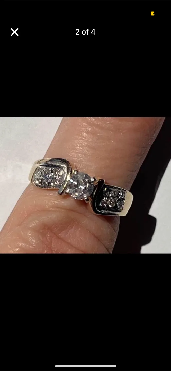 Women’s 14k  diamond yellow gold ring size 7 thumbnail