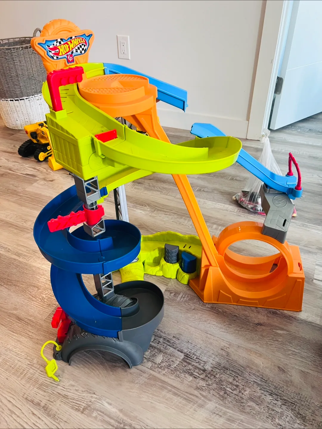 Hot Wheels Track thumbnail
