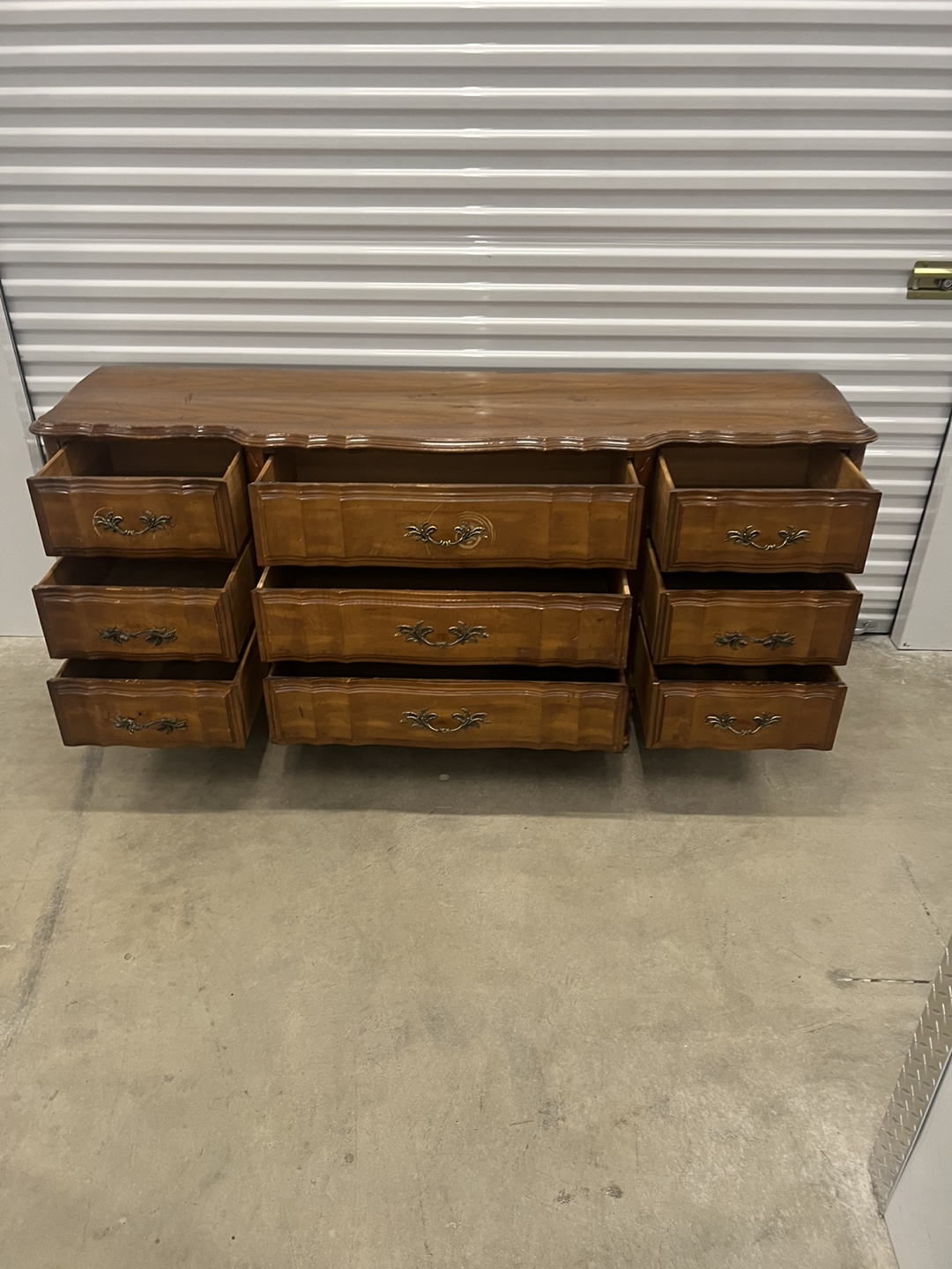 9 drawers Dresser - photo 3