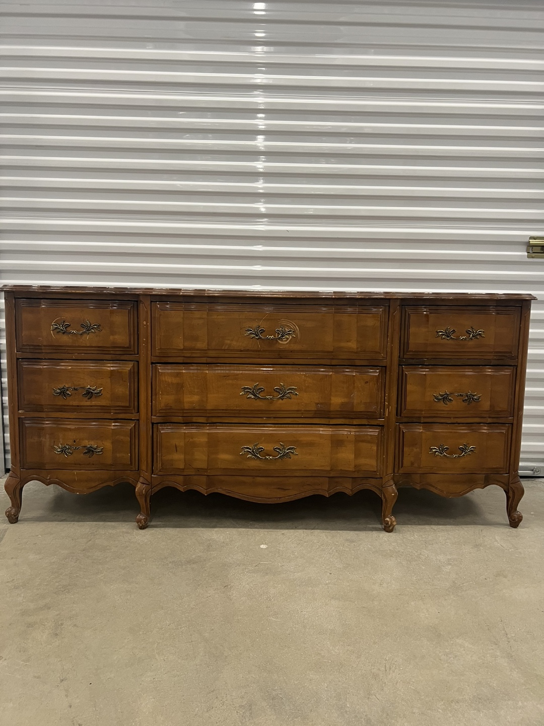 9 drawers Dresser