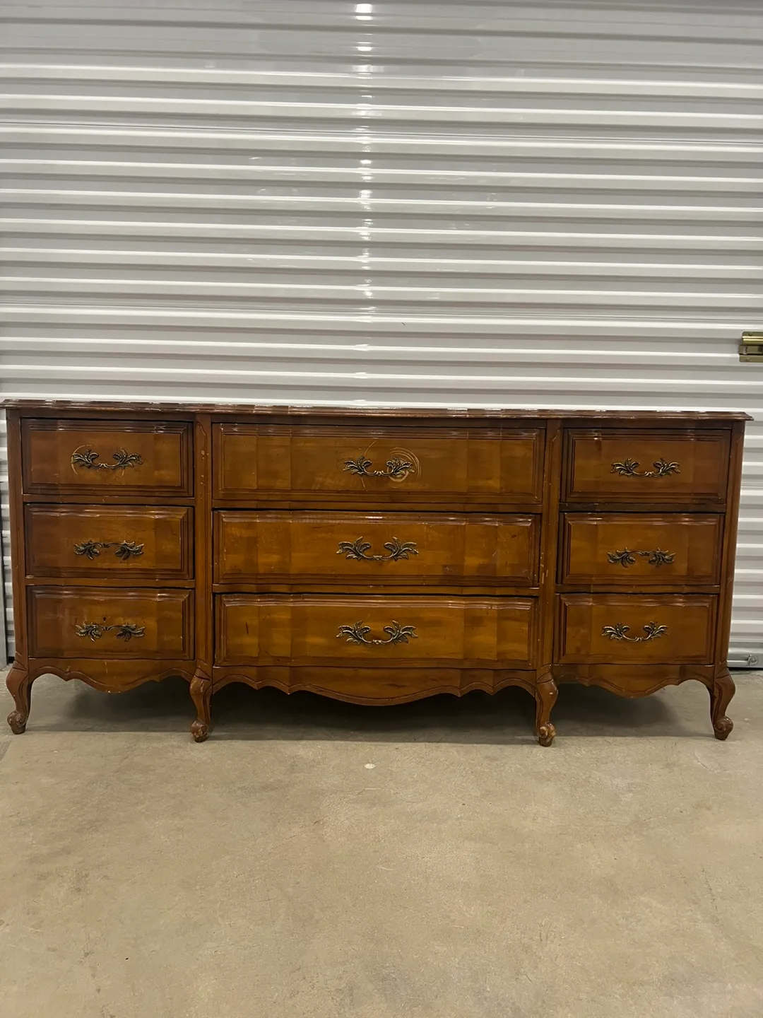 9 drawers Dresser thumbnail