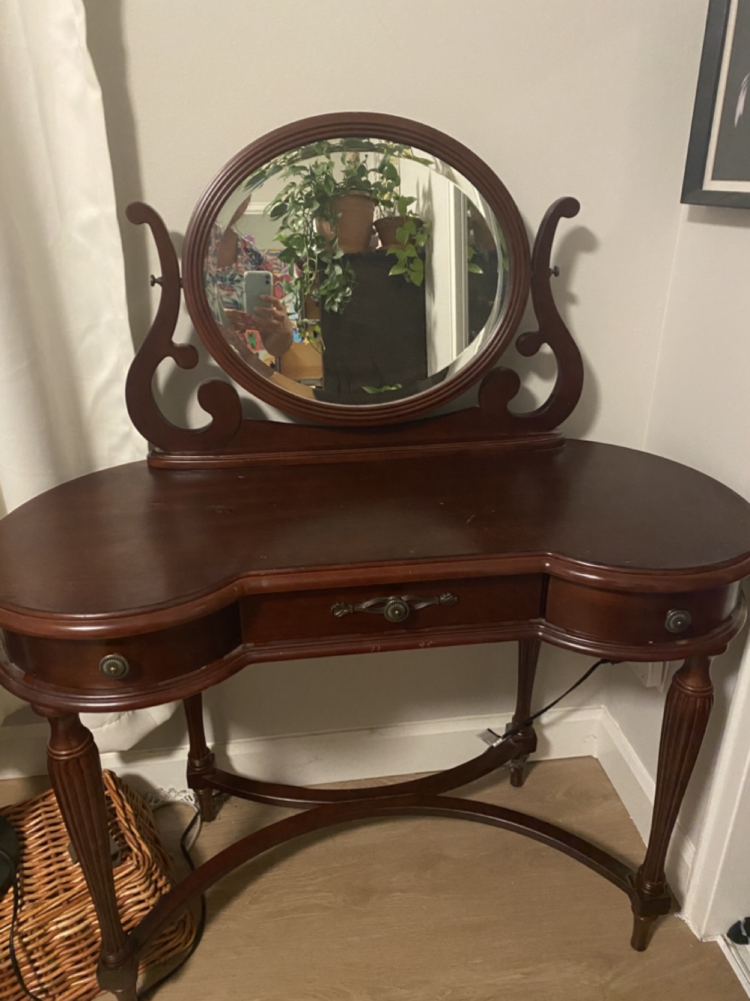 Antique Vanity Table with Mirror