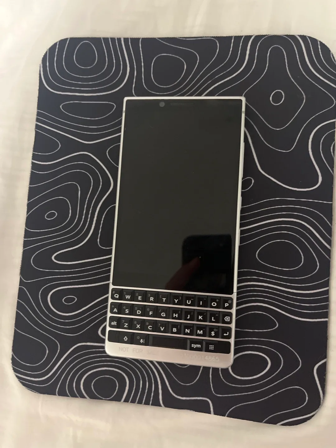 BlackBerry KEY2 LE - Great Condition! image indicator(2)