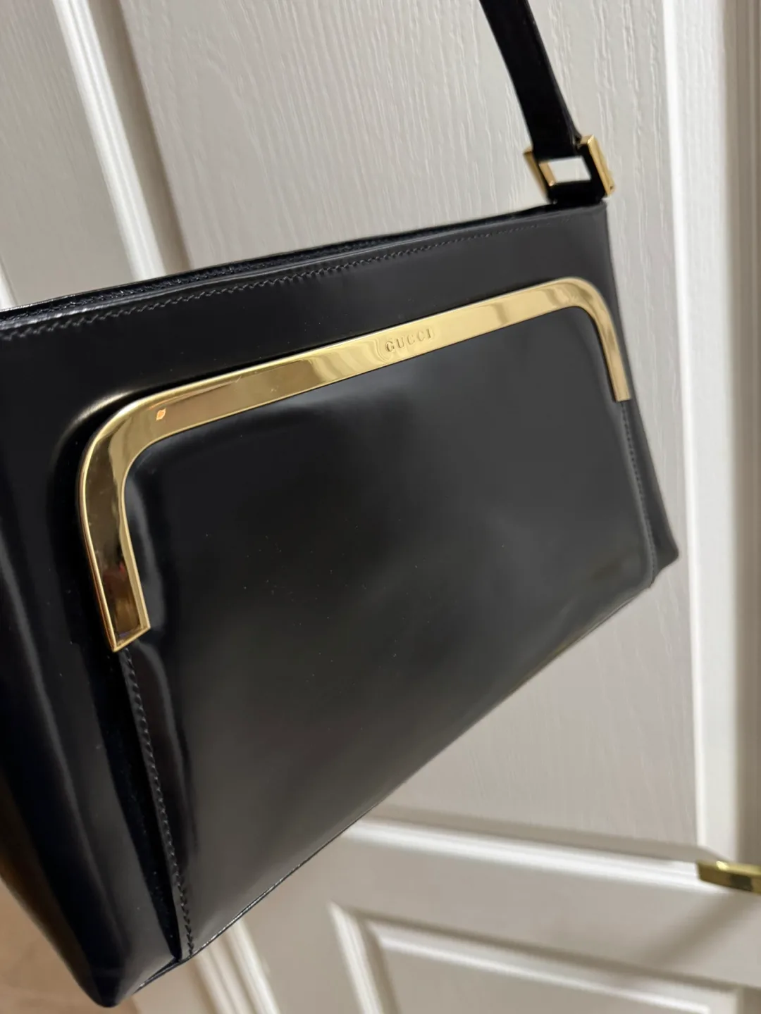 Vintage Authentic Gucci Black Patent Leather Shoulder Bag image indicator(6)