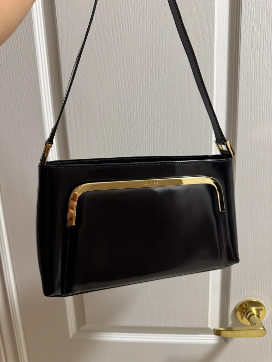 Vintage Authentic Gucci Black Patent Leather Shoulder Bag image indicator(3)