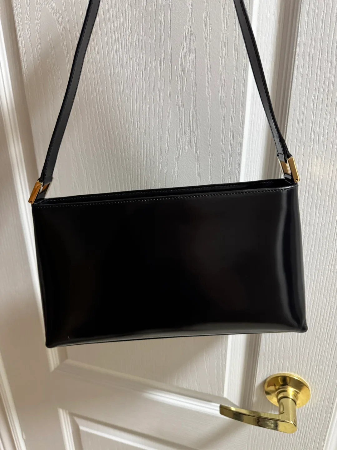 Vintage Authentic Gucci Black Patent Leather Shoulder Bag image indicator(7)