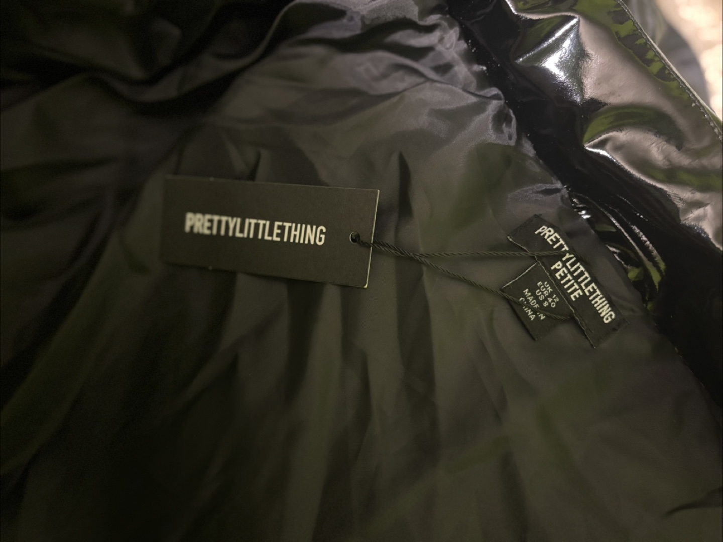 PrettyLittleThing Black Puffer Jacket - Petite - photo 2