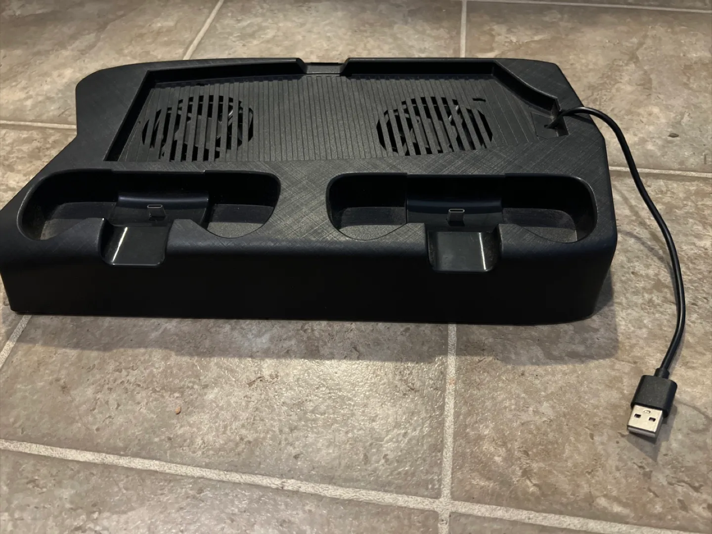 PS5 Controller Charging Station with Cooling Fan image indicator(2)