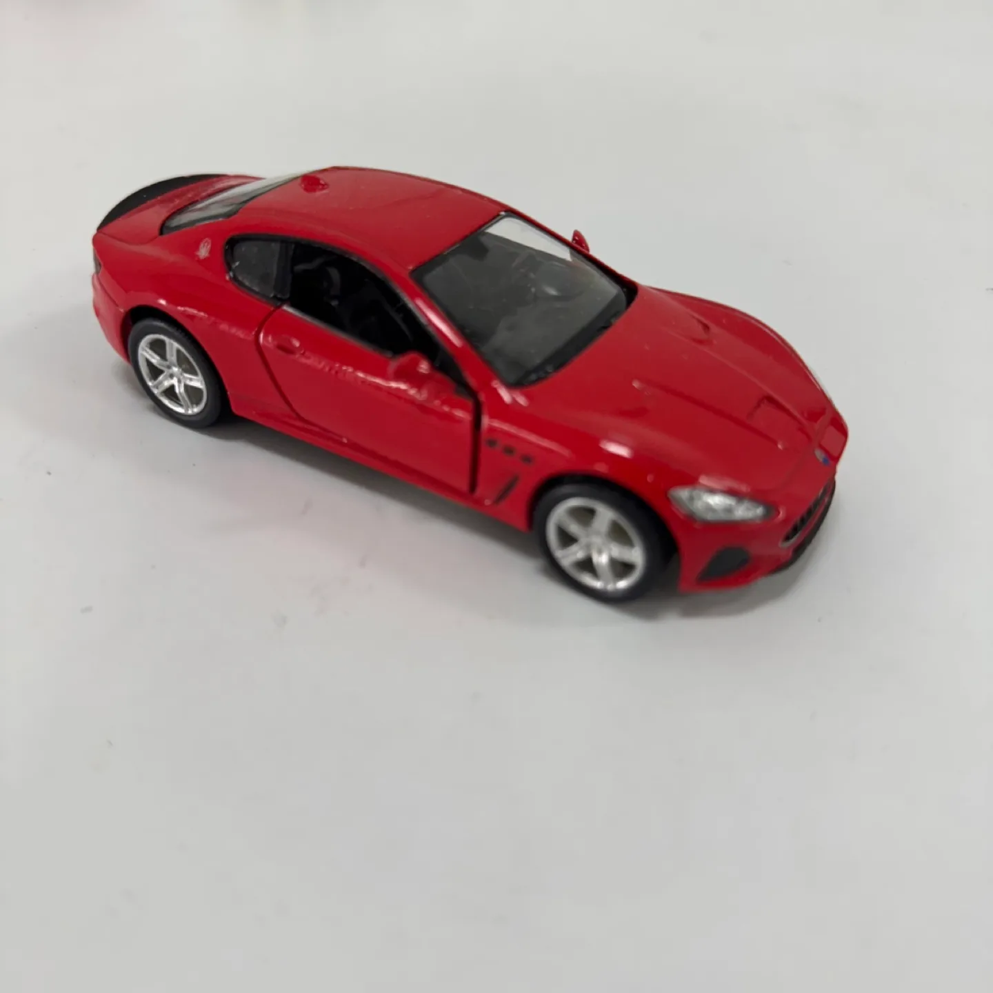 Diecast Maserati GranTurismo Toy Car – 1:36 Scale thumbnail