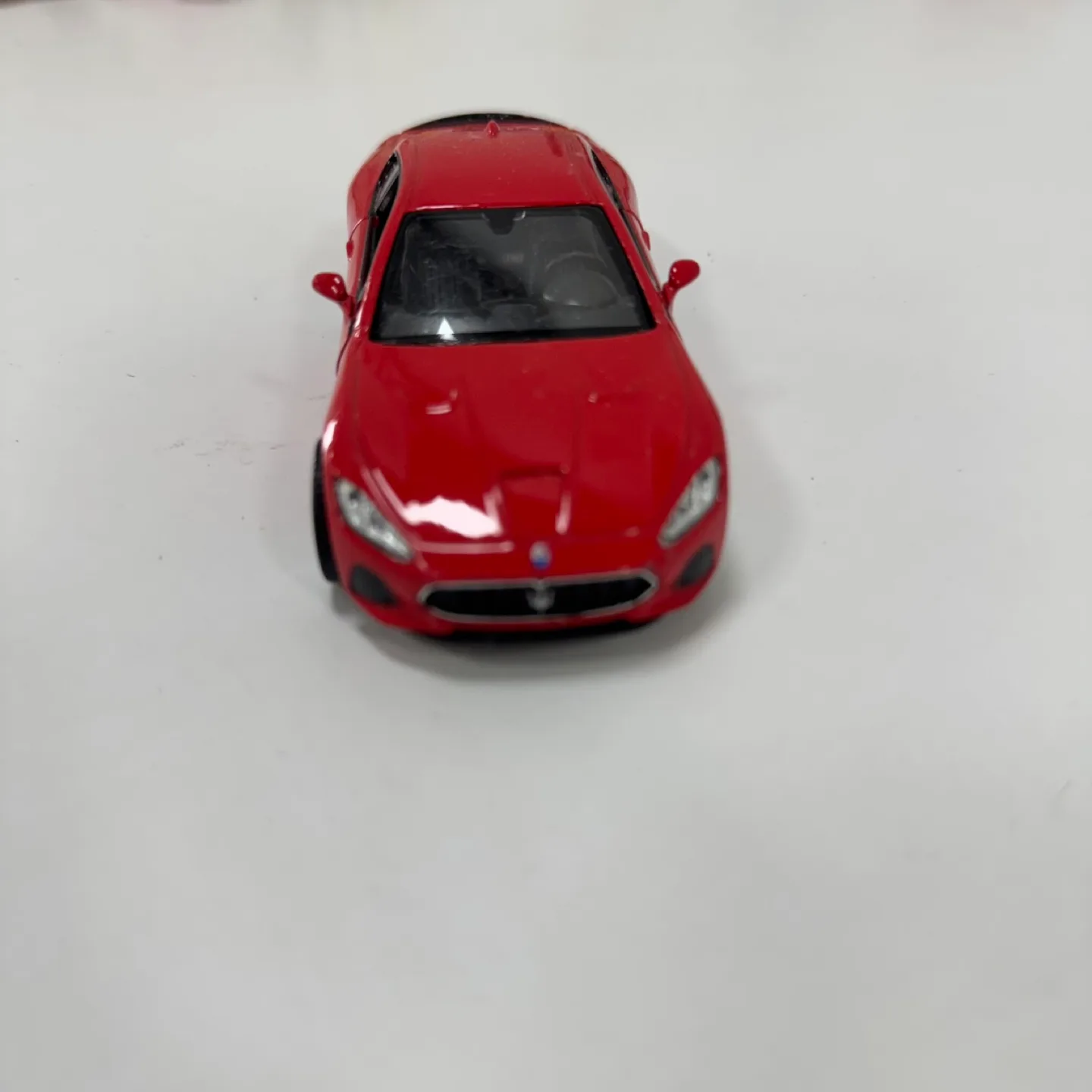 Diecast Maserati GranTurismo Toy Car – 1:36 Scale image indicator(2)
