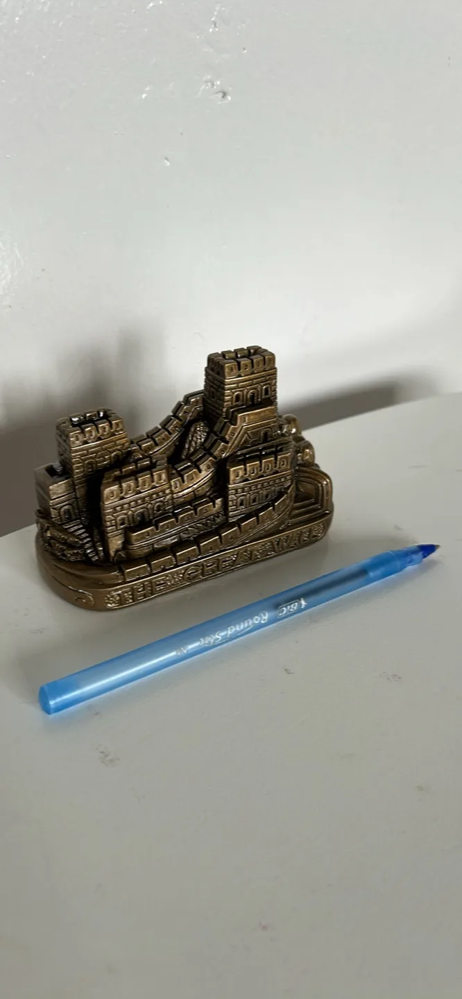 Great Wall of China Souvenir Figurine thumbnail
