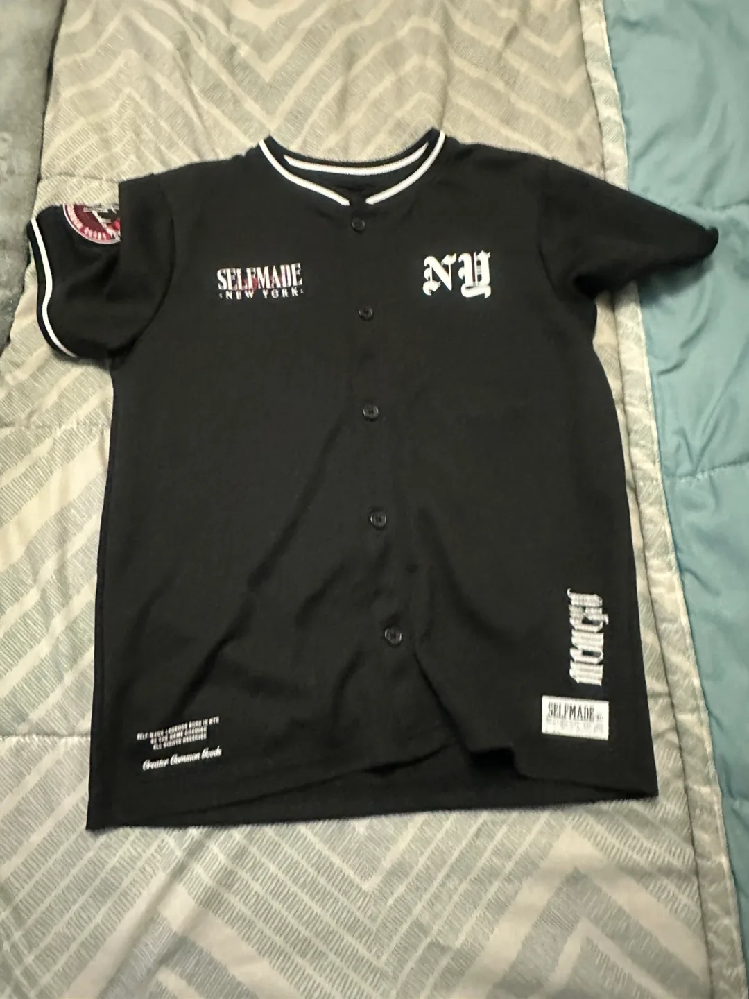 URBN IDNTY Youth Baseball Jersey - Size Medium thumbnail