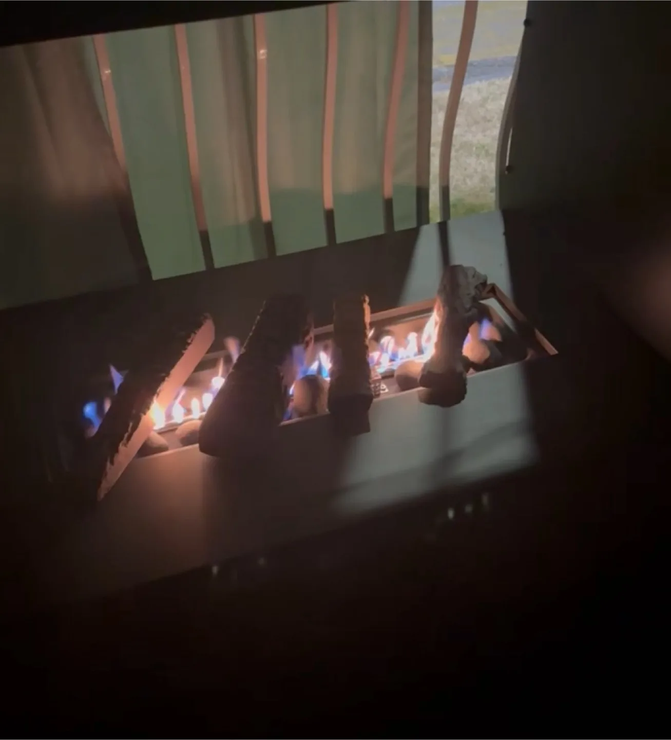 Hampton Bay Tilson Park 62-inch Outdoor Fireplace image indicator(2)