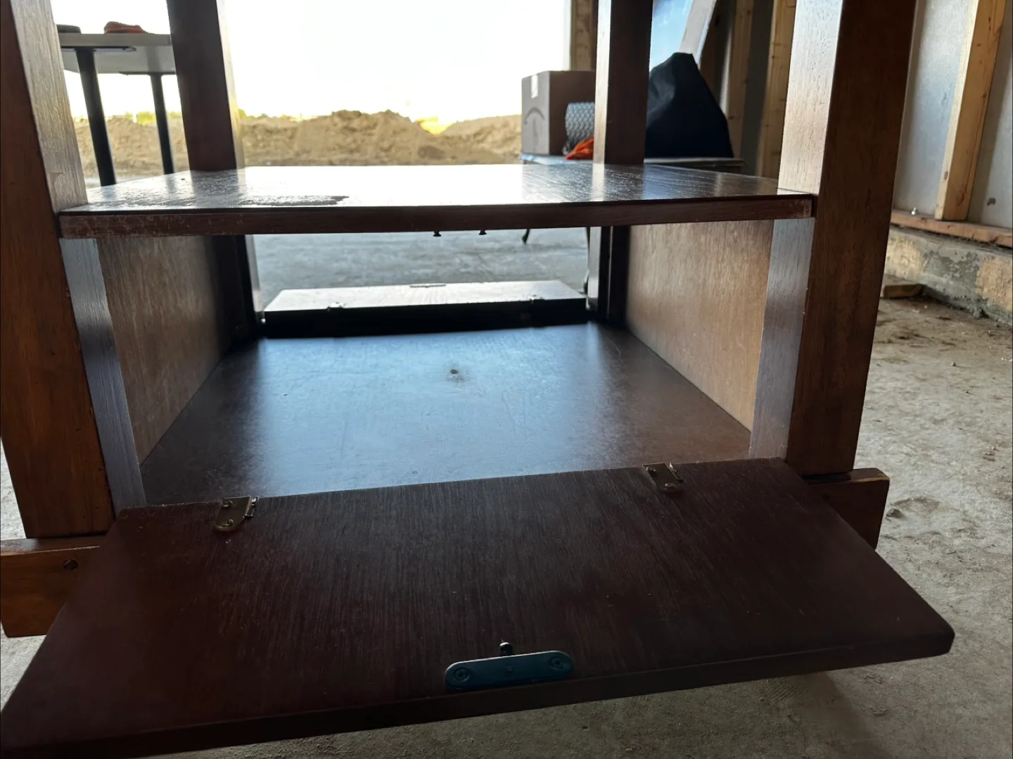 Wooden Round Dining Table with Storage image indicator(5)