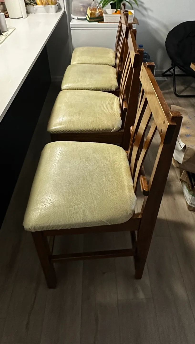 Wooden Round Dining Table with Storage image indicator(10)