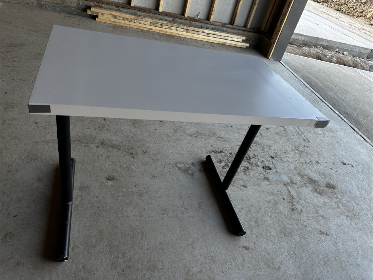 White Table with Black Legs - photo 2