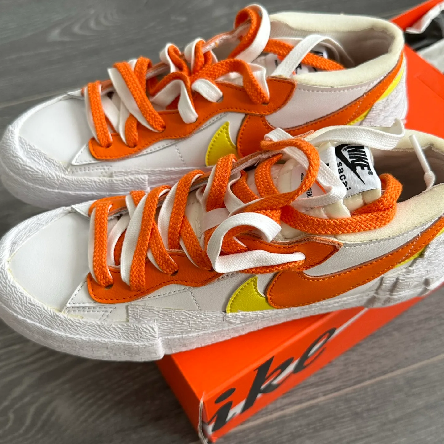 Nike Blazer Low Sacai White/Magma Orange, Size 6.5 men image indicator(2)