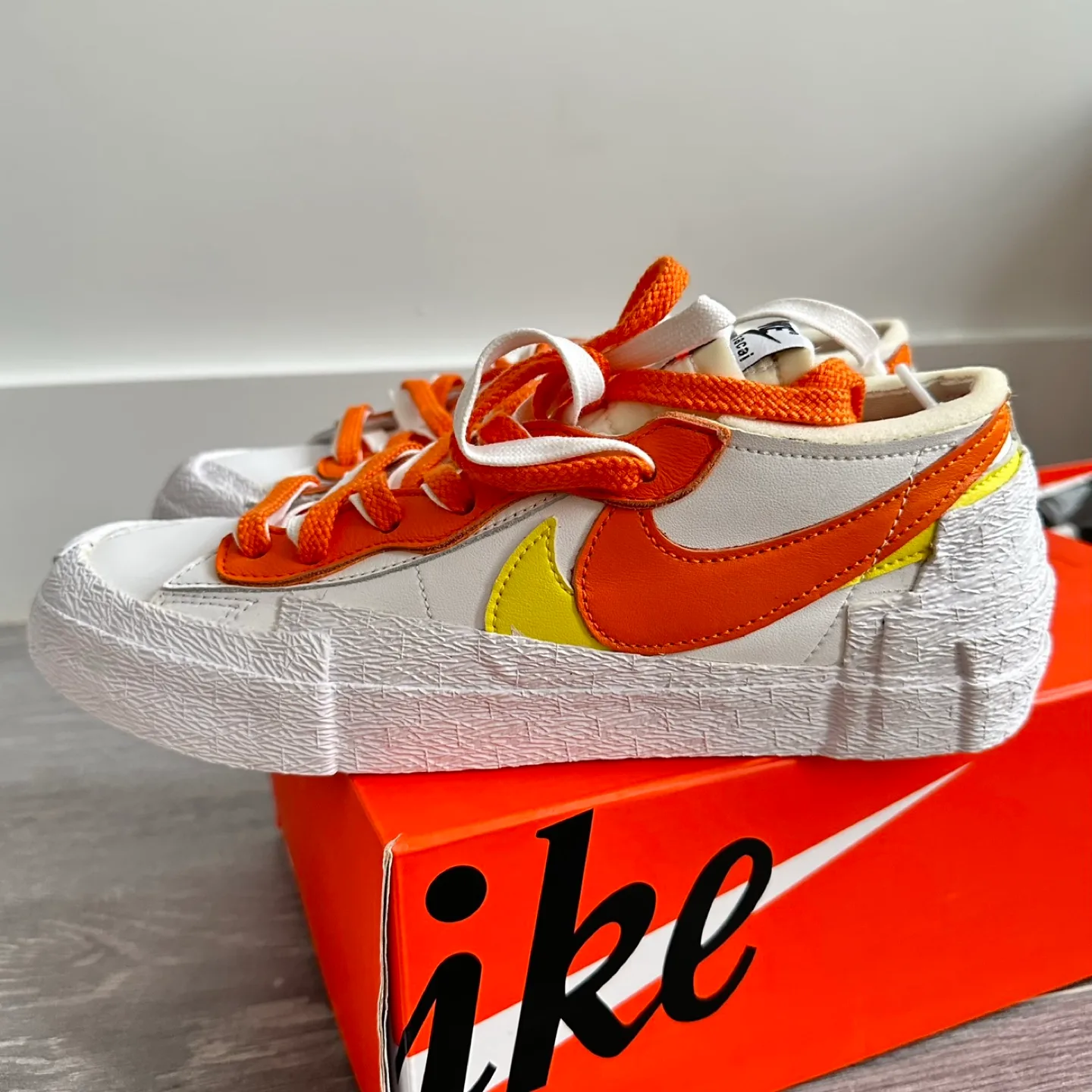 Nike Blazer Low Sacai White/Magma Orange, Size 6.5 men thumbnail